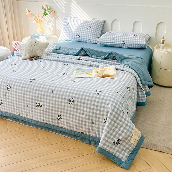 91家纺网 家纺一手货源 找家纺 爱屋及屋2025新款棉花夏被 蓝格子熊猫