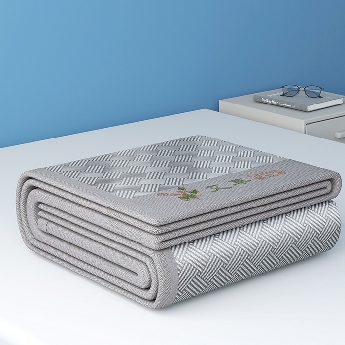 91家纺网 家纺一手货源 找家纺 青雅席业 2025新款凉感艾草冰藤席凉席 饼干花-灰色