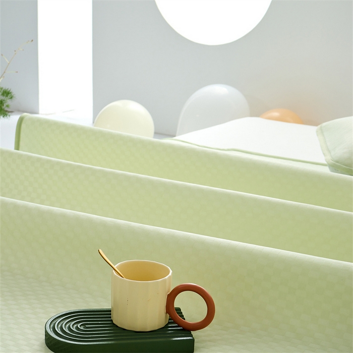 91家纺网 家纺一手货源 找家纺 凌云家纺 2025年爆款新品100%锦纶冰丝凉感三明治凉席 绿色