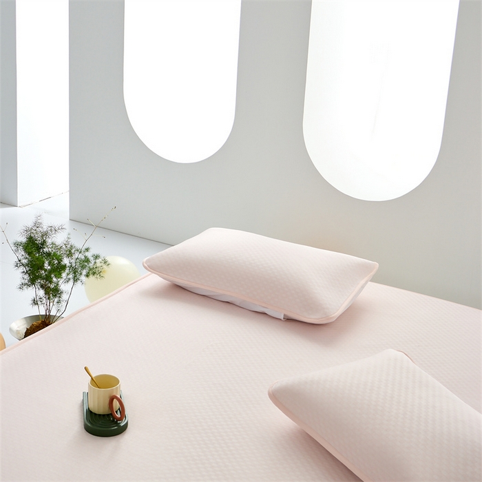 91家纺网 家纺一手货源 找家纺 凌云家纺 2025年爆款新品100%锦纶冰丝凉感三明治凉席 粉色