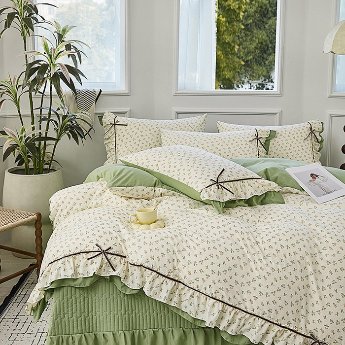 91家纺网 家纺一手货源 找家纺 卡迪亚家纺 2025新款轻氧棉小碎花韩式花边床盖 千寻