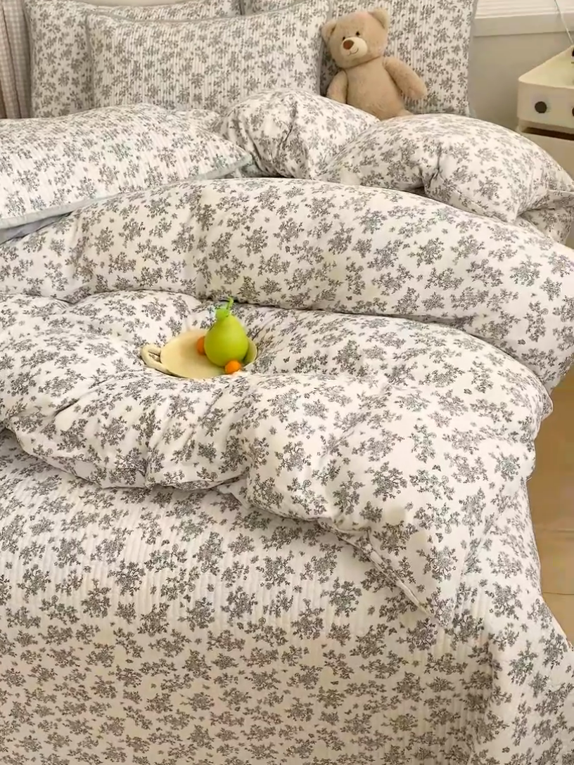 91家纺网 家纺一手货源 找家纺 赫梵茜 2025新款有氧针织双层纱单床盖床盖三件套床盖四件套 萱花 -灰