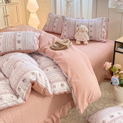 91家纺网 家纺一手货源 找家纺 一比一家纺 2025新款针织双层纱床盖四件套 格林童话
