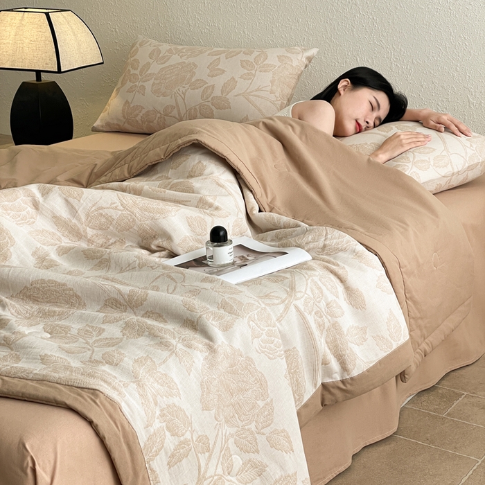 91家纺网 家纺一手货源 找家纺 吾诺 2025 全棉色织提花三层纱夏被四件套全棉夏被大豆夏被夏凉被空调被子被芯 藤叶-咖