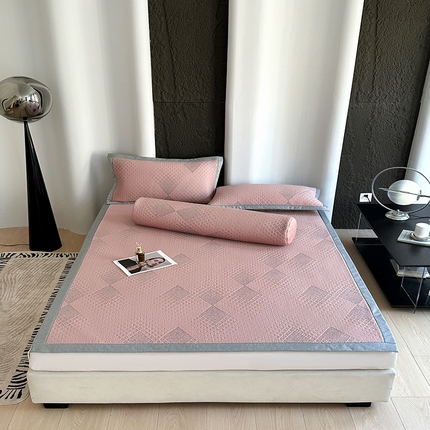 91家纺网 家纺一手货源 找家纺 网客家纺 2025新款高分子PE（聚乙烯）色织提花豆豆席 桃夭粉