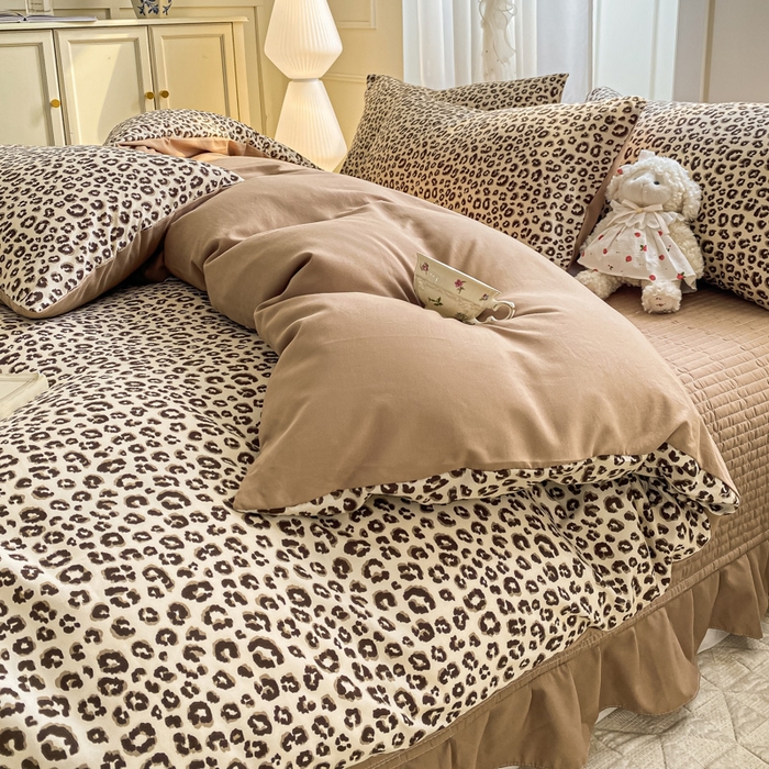 91家纺网 家纺一手货源 找家纺 一比一家纺 2025新款针织双层纱床盖四件套 豹纹风尚