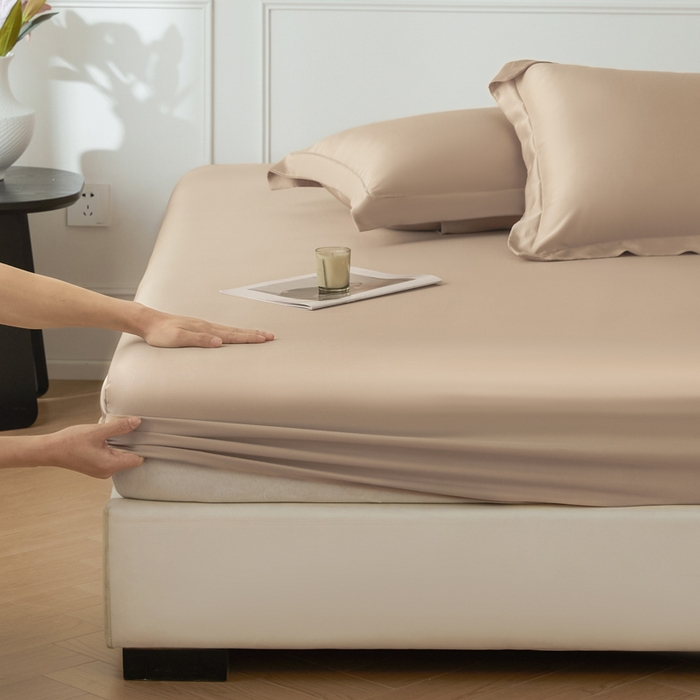 91家纺网 家纺一手货源 找家纺 涵宸2025新款天丝-天丝棉-纯色单床笠-场景1 床笠-奶茶杏