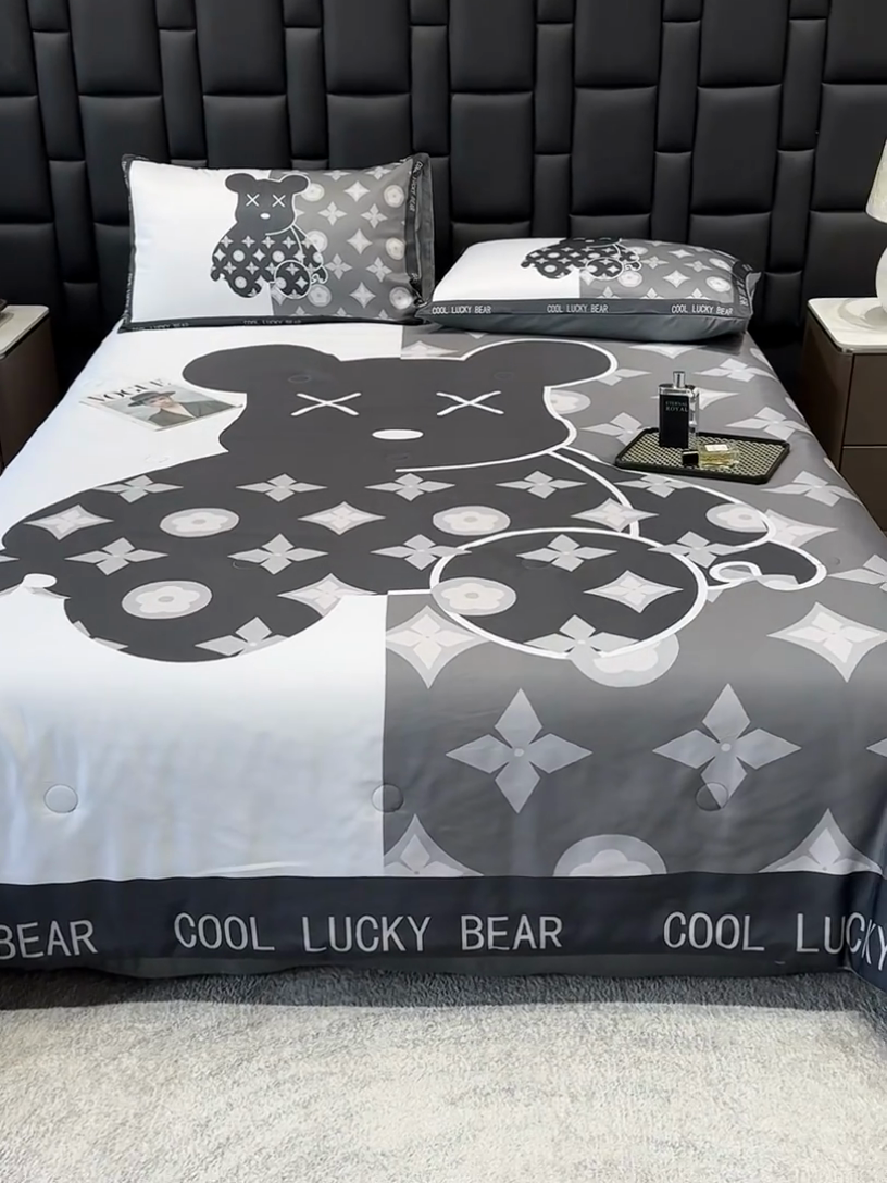 91家纺网 家纺一手货源 找家纺 （总）奥汀洛家纺 2025新款数码印花大版水洗真丝冰丝天丝夏被四件套