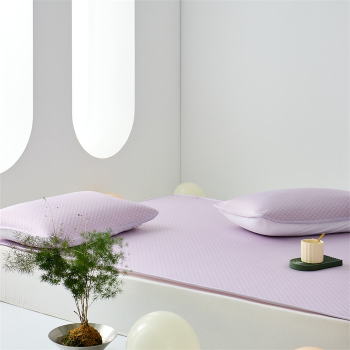 91家纺网 家纺一手货源 找家纺 凌云家纺 2025年爆款新品100%锦纶冰丝凉感三明治凉席 紫色