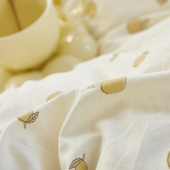 91家纺网 家纺一手货源 找家纺 卡迪亚家纺 2025新款轻氧棉小碎花韩式花边床盖 青柠