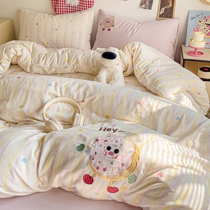 91家纺网 家纺一手货源 找家纺 耀悦家纺2025新款a类纯棉双层纱绣花四件套 曲奇饼干-粉