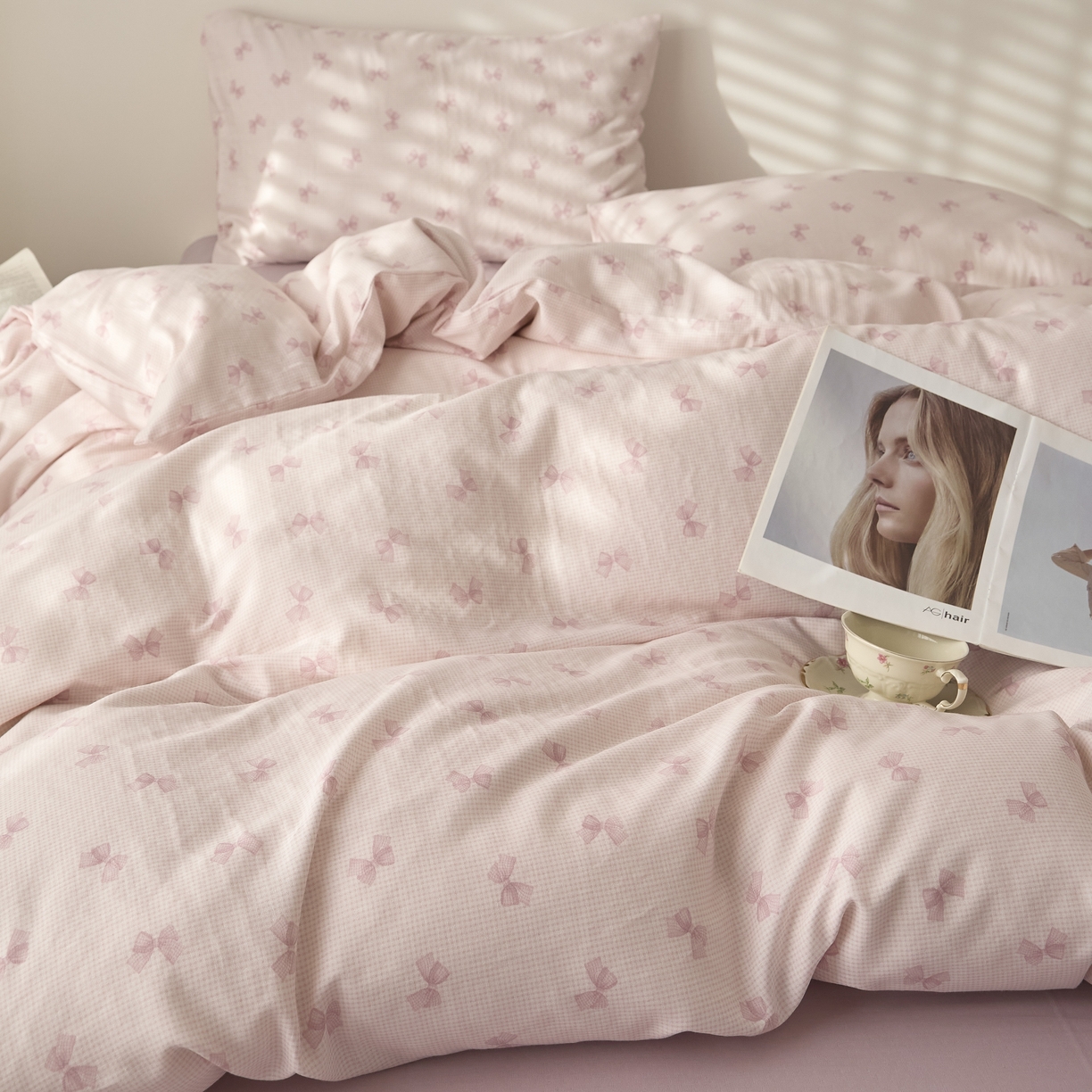 91家纺网 家纺一手货源 找家纺 嘉汀兰家居 2025新款圆角花边款全棉纯棉A类母婴级有氧全棉双层纱亲肤全棉小清新印花四件套 恋曲粉