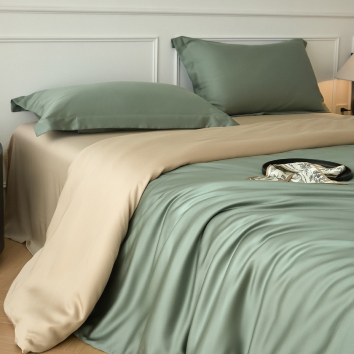 91家纺网 家纺一手货源 找家纺 涵宸2025新款天丝-天丝棉-纯色四件套-场景1 赛琳绿+奶茶杏