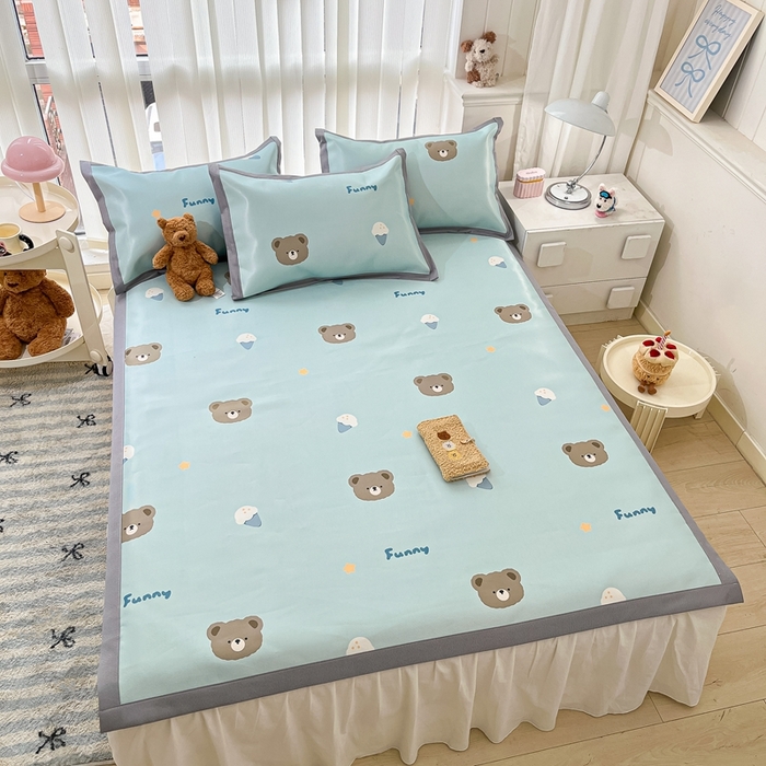 91家纺网 家纺一手货源 找家纺 川悦生活 2025新款600D立体宽边冰丝印花凉席 奶味D熊仔