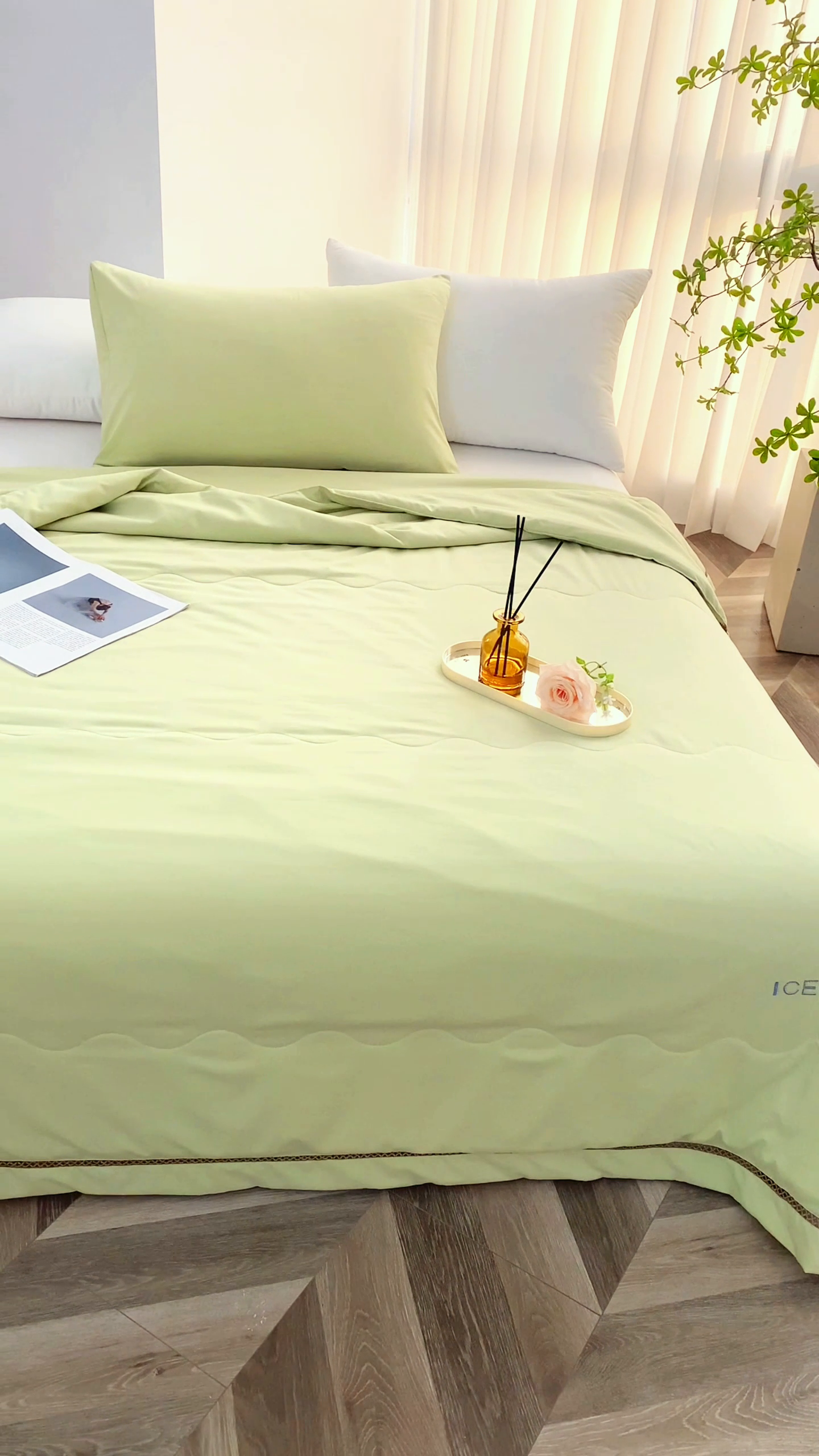 91家纺网 家纺一手货源 找家纺 优姿2025新款云柔棉大豆镂空烫钻夏被被子被芯 绿色