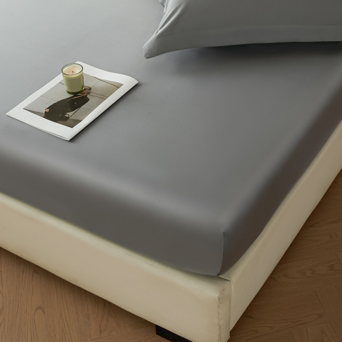 91家纺网 家纺一手货源 找家纺 涵宸2025新款天丝-天丝棉-纯色单床笠-场景1 床笠-星夜灰