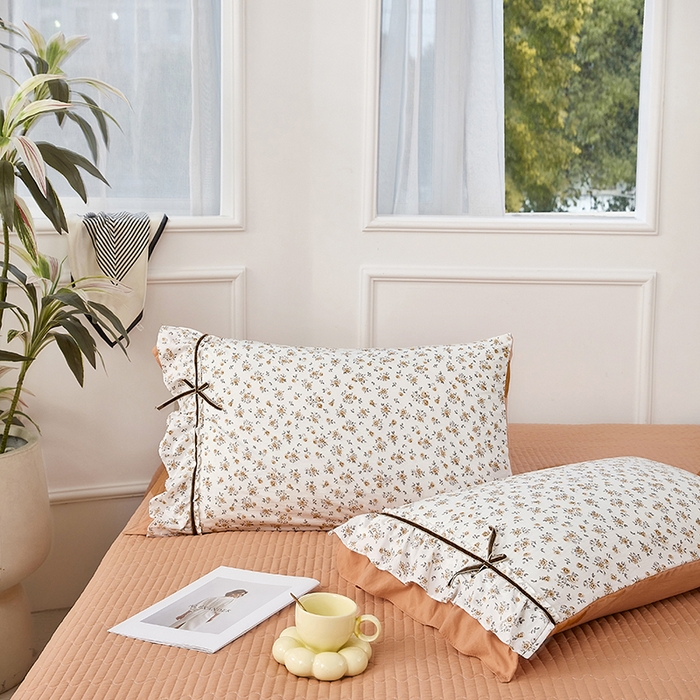 91家纺网 家纺一手货源 找家纺 卡迪亚家纺 2025新款轻氧棉小碎花韩式花边床盖 雅秀