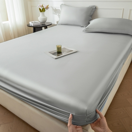 91家纺网 家纺一手货源 找家纺 涵宸2025新款天丝-天丝棉-纯色单床笠-场景1 床笠-时尚灰