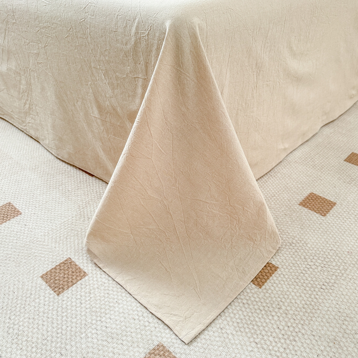 91家纺网 家纺一手货源 找家纺 嘉汀兰家居  2025新款A类母婴级有氧全棉色织水洗棉小清新印花床单单品单床单床单单件 驼米