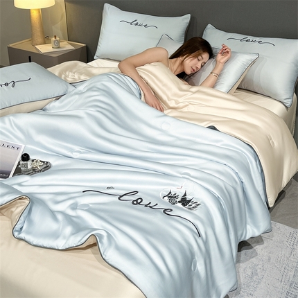 91家纺网 家纺一手货源 找家纺 （总）云棉坊2025新款水洗冰丝刺绣夏被四件套-天鹅系列