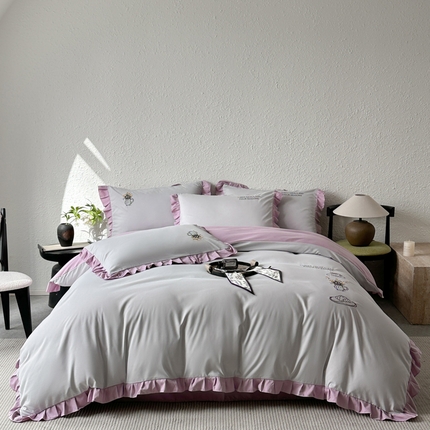 91家纺网 家纺一手货源 找家纺 汣沐生活 2025新款亲肤绣花花边四件套 浅灰-香芋紫-田园生活