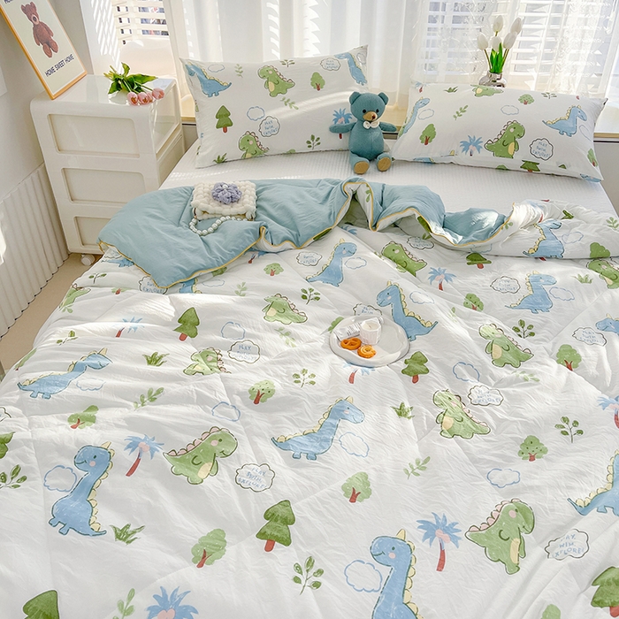 91家纺网 家纺一手货源 找家纺 太阳树家纺 2025新款A类母婴级双层纱大豆被大豆纤维夏被 恐龙星球