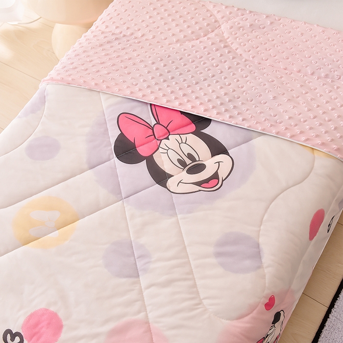 91家纺网 家纺一手货源 找家纺 嗨生活 嗨生活 2025年迪士尼凉感丝冰豆豆被 夏被 夏凉被 儿童夏被 幼儿园夏被 直播首选 元气米妮