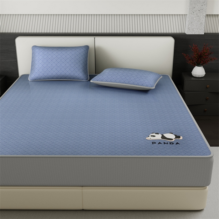 91家纺网 家纺一手货源 找家纺 叠派家纺  2025新款5A抗菌A类冰丝凉席-饼干花熊猫款 床笠-熊猫-蓝色