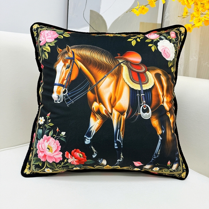 91家纺网 家纺一手货源 找家纺 爱家居 2025新款抱枕沙发新中式靠垫轻奢高级感靠枕床头大靠背正方形抱枕套卡通花卉 悠闲御马