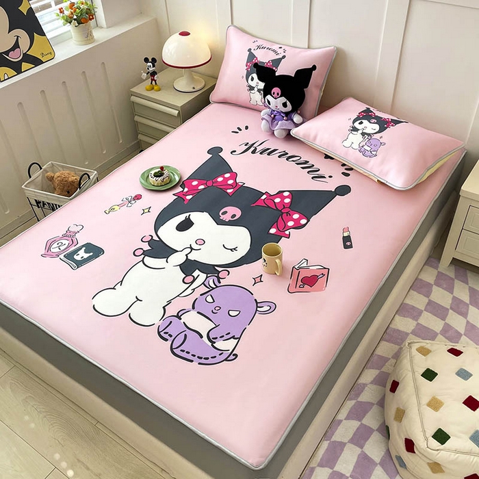 91家纺网 家纺一手货源 找家纺 米帛家纺 2025新款大版三丽鸥碳光冰丝软凉席绑带款 粉色酷洛米