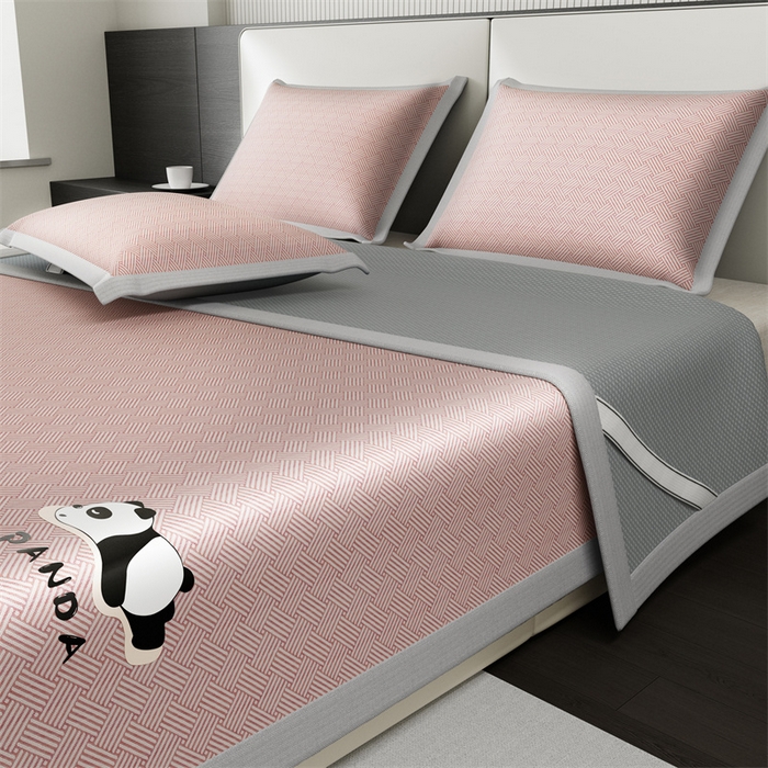 91家纺网 家纺一手货源 找家纺 叠派家纺  2025新款5A抗菌A类冰丝凉席-饼干花熊猫款 熊猫-粉色