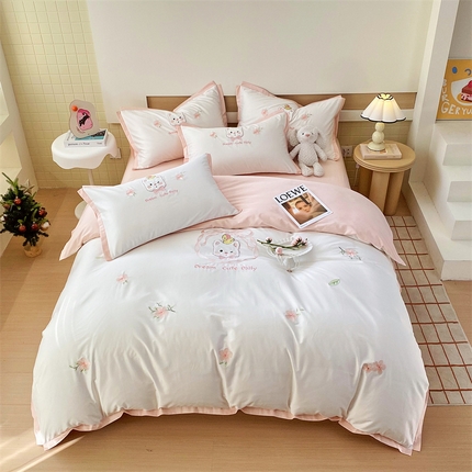 91家纺网 家纺一手货源 找家纺 鼎飞 2025新款长绒棉新款卡通四件套 熊兔夏日