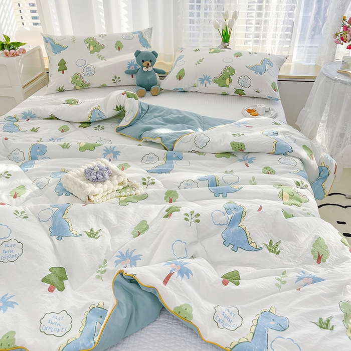 91家纺网 家纺一手货源 找家纺 太阳树家纺 2025新款A类母婴级双层纱大豆被大豆纤维夏被 恐龙星球