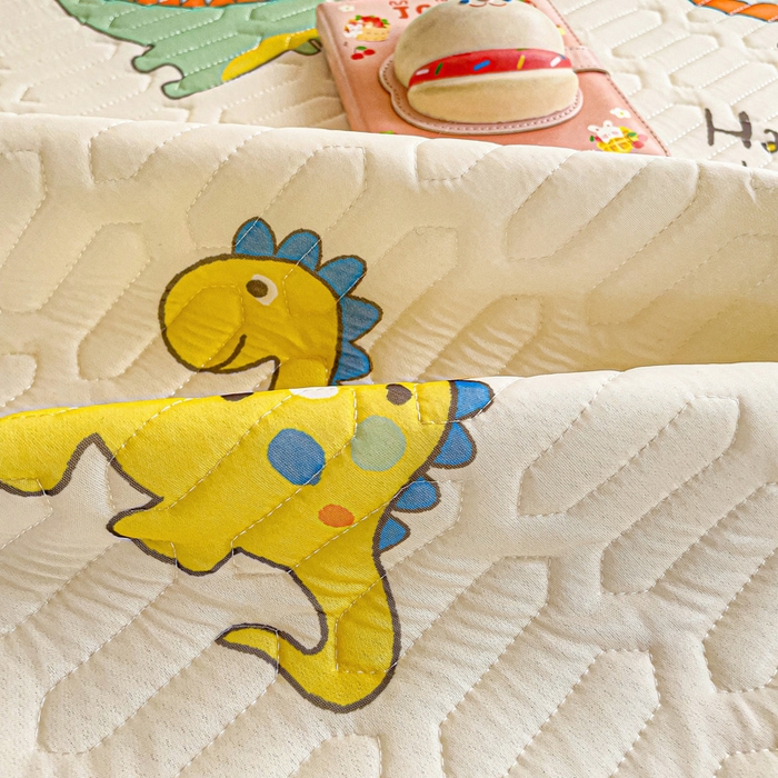 91家纺网 家纺一手货源 找家纺 富馨莱 2025新款A类凉感丝空气纤维凉席学生款 小恐龙