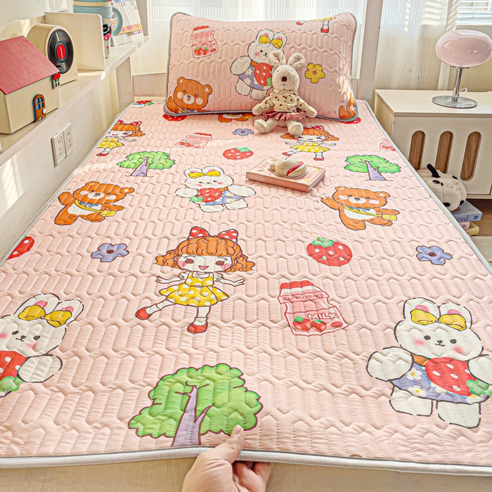 91家纺网 家纺一手货源 找家纺 富馨莱 2025新款A类凉感丝空气纤维凉席学生款 小兔姑娘