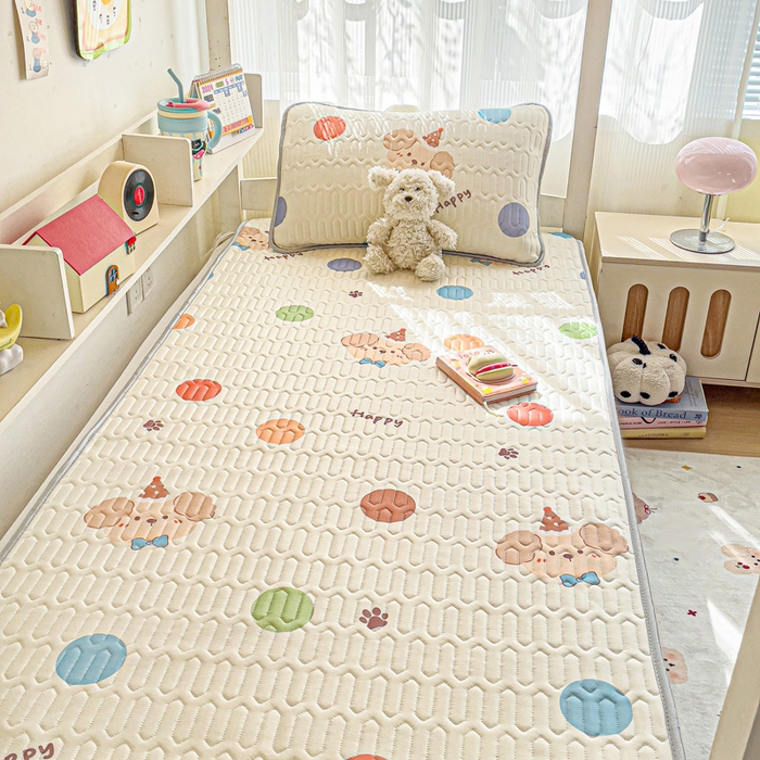 91家纺网 家纺一手货源 找家纺 富馨莱 2025新款A类凉感丝空气纤维凉席学生款 点点熊宝