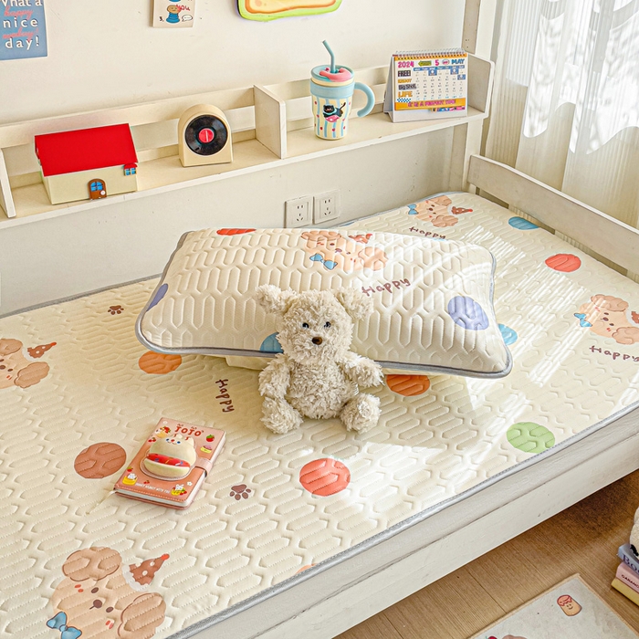 91家纺网 家纺一手货源 找家纺 富馨莱 2025新款A类凉感丝空气纤维凉席学生款 点点熊宝