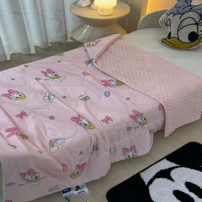 91家纺网 家纺一手货源 找家纺 嗨生活 嗨生活 2025年迪士尼凉感丝冰豆豆被 夏被 夏凉被 儿童夏被 幼儿园夏被 直播首选 黛丝