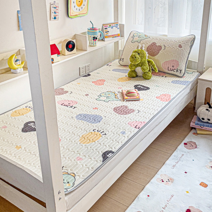 91家纺网 家纺一手货源 找家纺 富馨莱 2025新款A类凉感丝空气纤维凉席学生款 萌萌龙