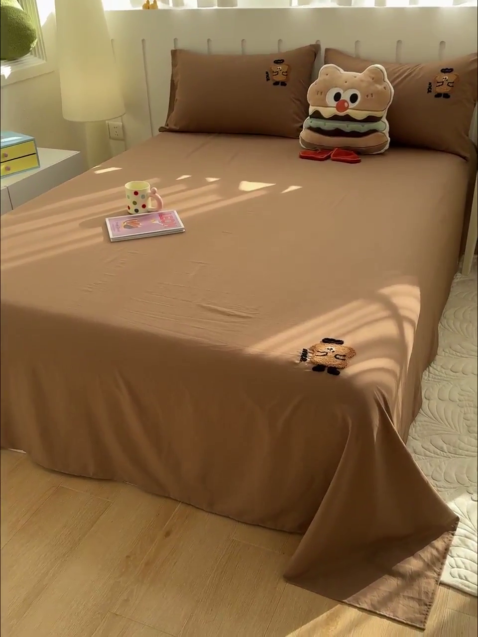 91家纺网 家纺一手货源 找家纺 曼谷家纺 2025新款软糯毛巾绣水洗棉床单床笠枕套纯色床单床笠枕套单品 吐司-咖啡