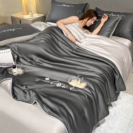 91家纺网 家纺一手货源 找家纺 （总）云棉坊2025新款水洗冰丝刺绣夏被四件套-天鹅系列