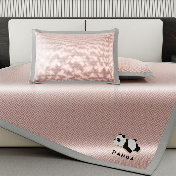 91家纺网 家纺一手货源 找家纺 叠派家纺  2025新款5A抗菌A类冰丝凉席-饼干花熊猫款 熊猫-粉色