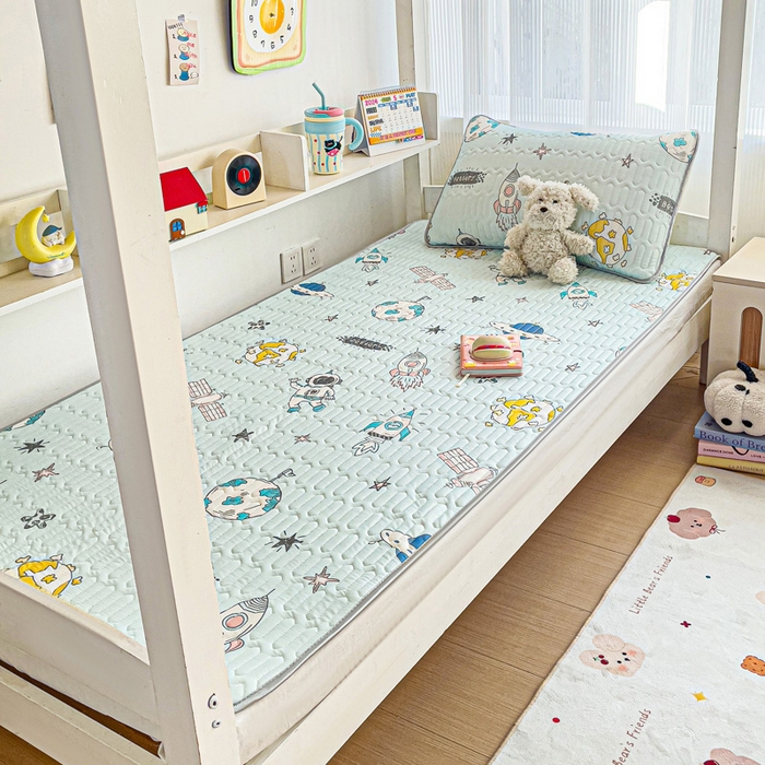 91家纺网 家纺一手货源 找家纺 富馨莱 2025新款A类凉感丝空气纤维凉席学生款 太空蓝