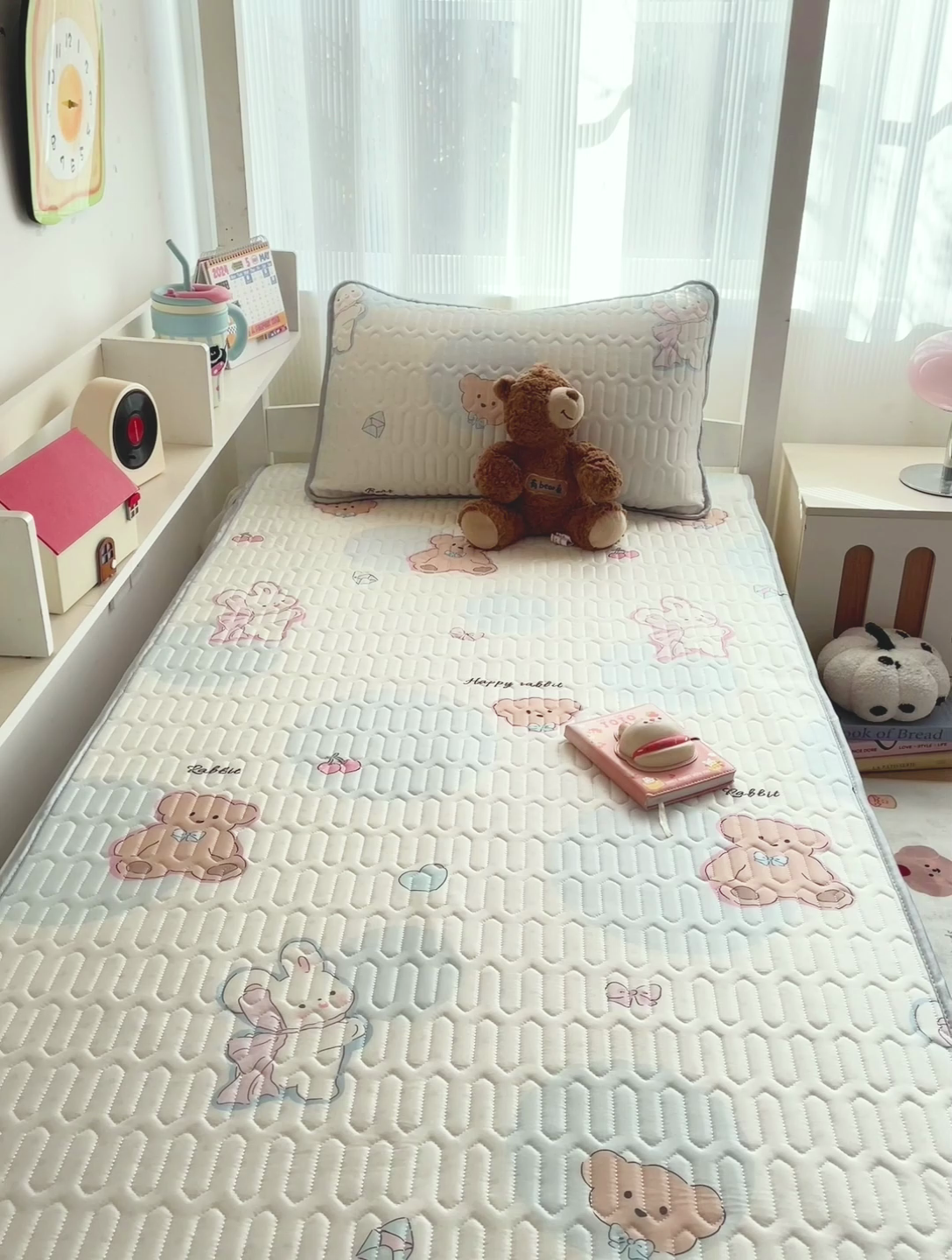 91家纺网 家纺一手货源 找家纺 富馨莱 2025新款A类凉感丝空气纤维凉席学生款 蝴蝶结小兔