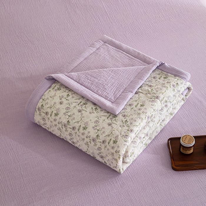 91家纺网 家纺一手货源 找家纺 吾诺 2025新建全棉印花泡泡双层纱大豆夏被子被芯全棉夏被四件套夏凉被空调被 浅紫花语