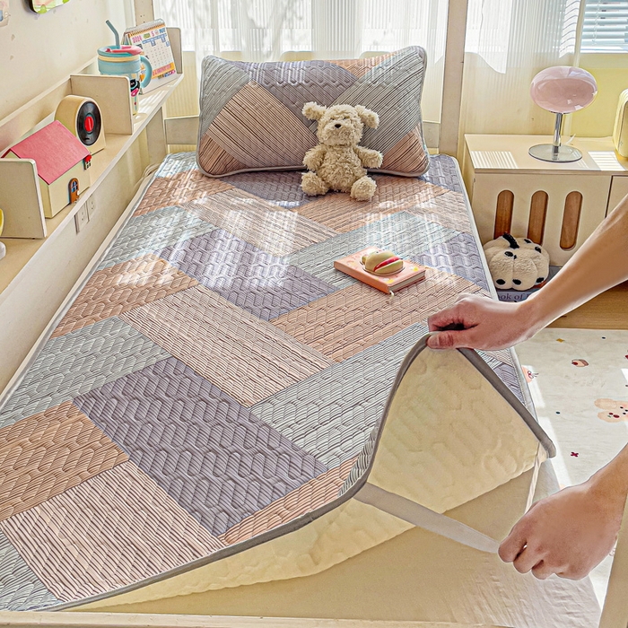 91家纺网 家纺一手货源 找家纺 富馨莱 2025新款A类凉感丝空气纤维凉席学生款 小确幸