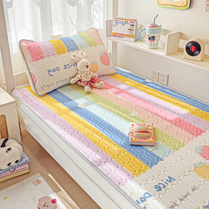 91家纺网 家纺一手货源 找家纺 富馨莱 2025新款A类凉感丝空气纤维凉席学生款 彩虹桥