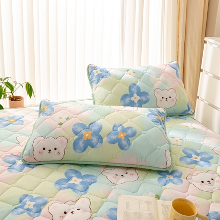 91家纺网 家纺一手货源 找家纺 云玲时尚 2025新款三防磨毛防水夹棉单人枕套 甜蜜Q仔