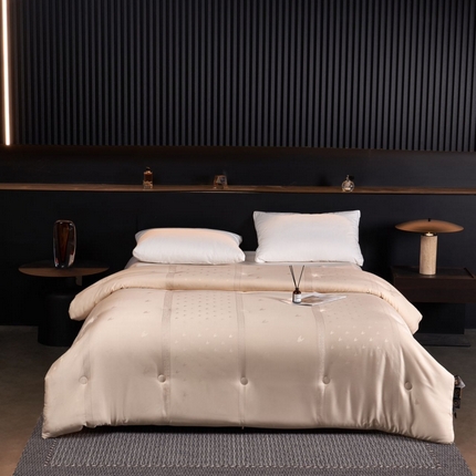 91家纺网 家纺一手货源 找家纺 朴罗 （ 原岚图）2025新款臻品欧式提花黄金大豆被被子被芯-千千阙歌 千千阙歌-香槟金