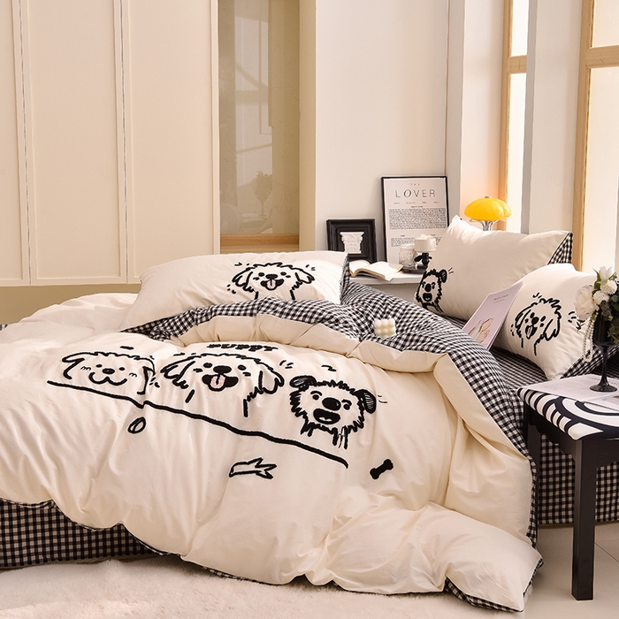 91家纺网 家纺一手货源 找家纺 炫拼家纺 2025新款卡通多巴胺A类全棉40支水洗棉毛巾绣四件套 潦草小狗